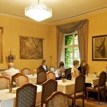 فندق Monsieur Ernest
